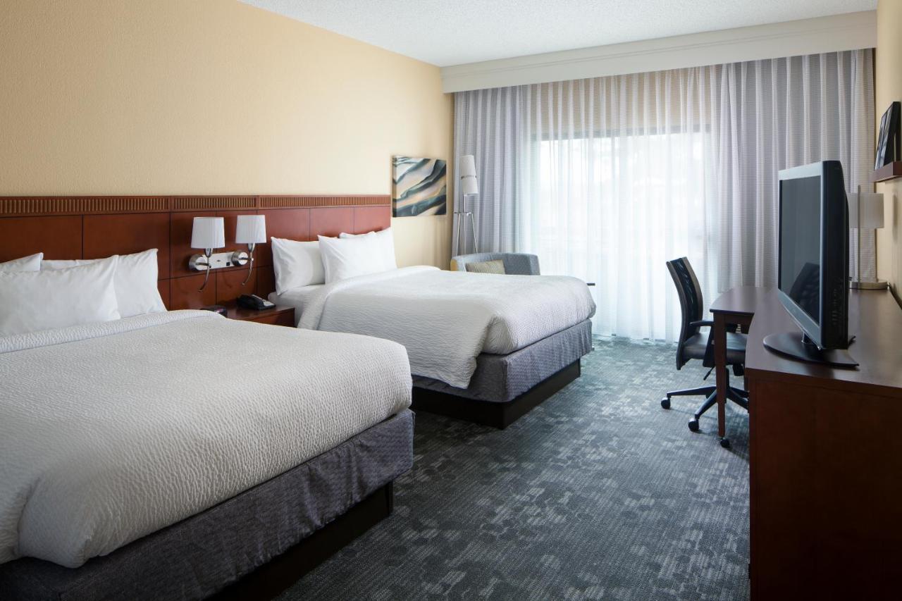 Courtyard By Marriott Huntsville University Drive Bagian luar foto