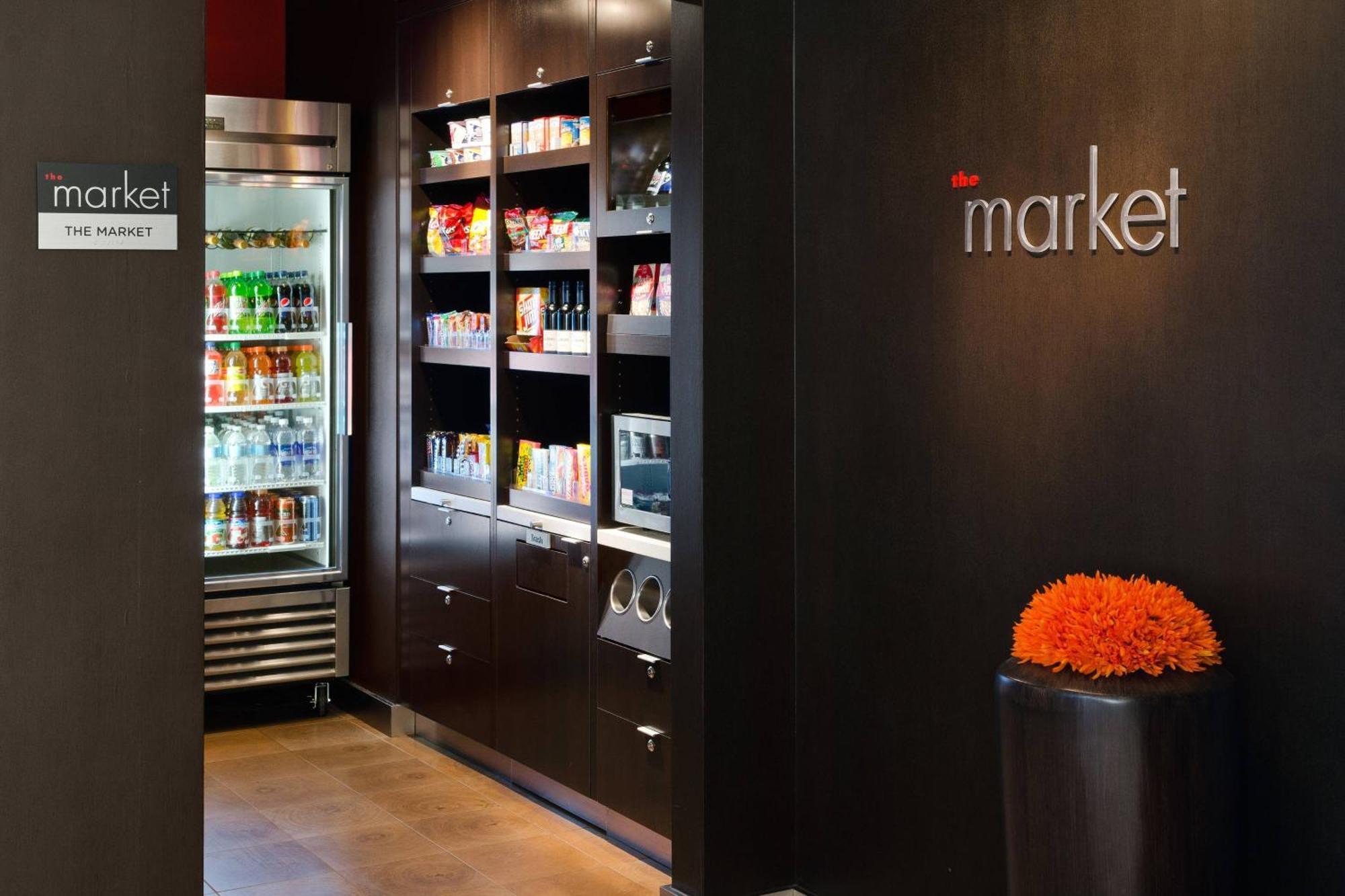 Courtyard By Marriott Huntsville University Drive Bagian luar foto