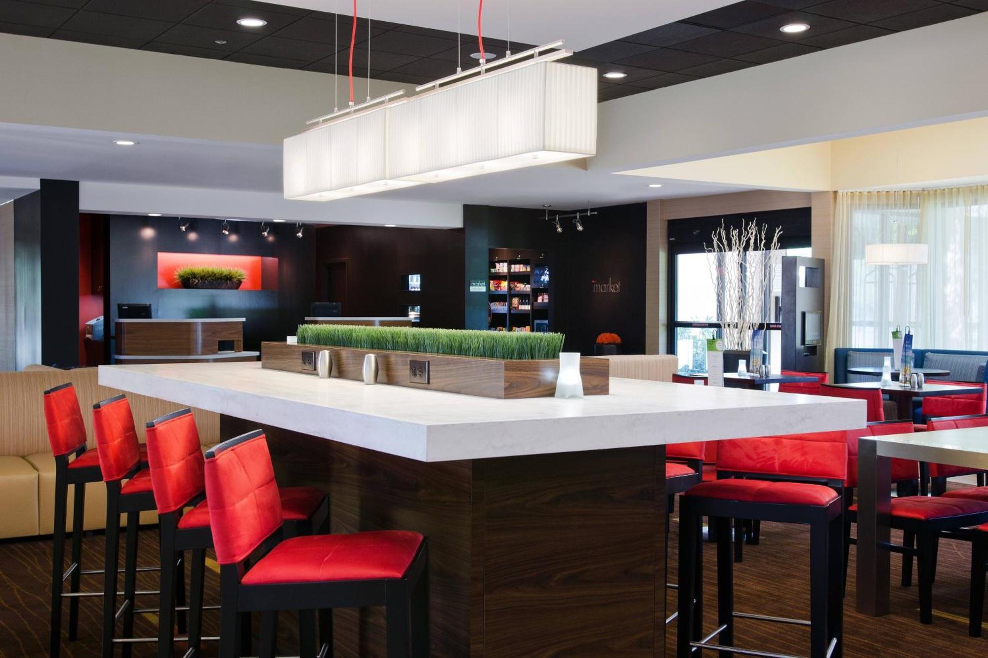 Courtyard By Marriott Huntsville University Drive Bagian luar foto