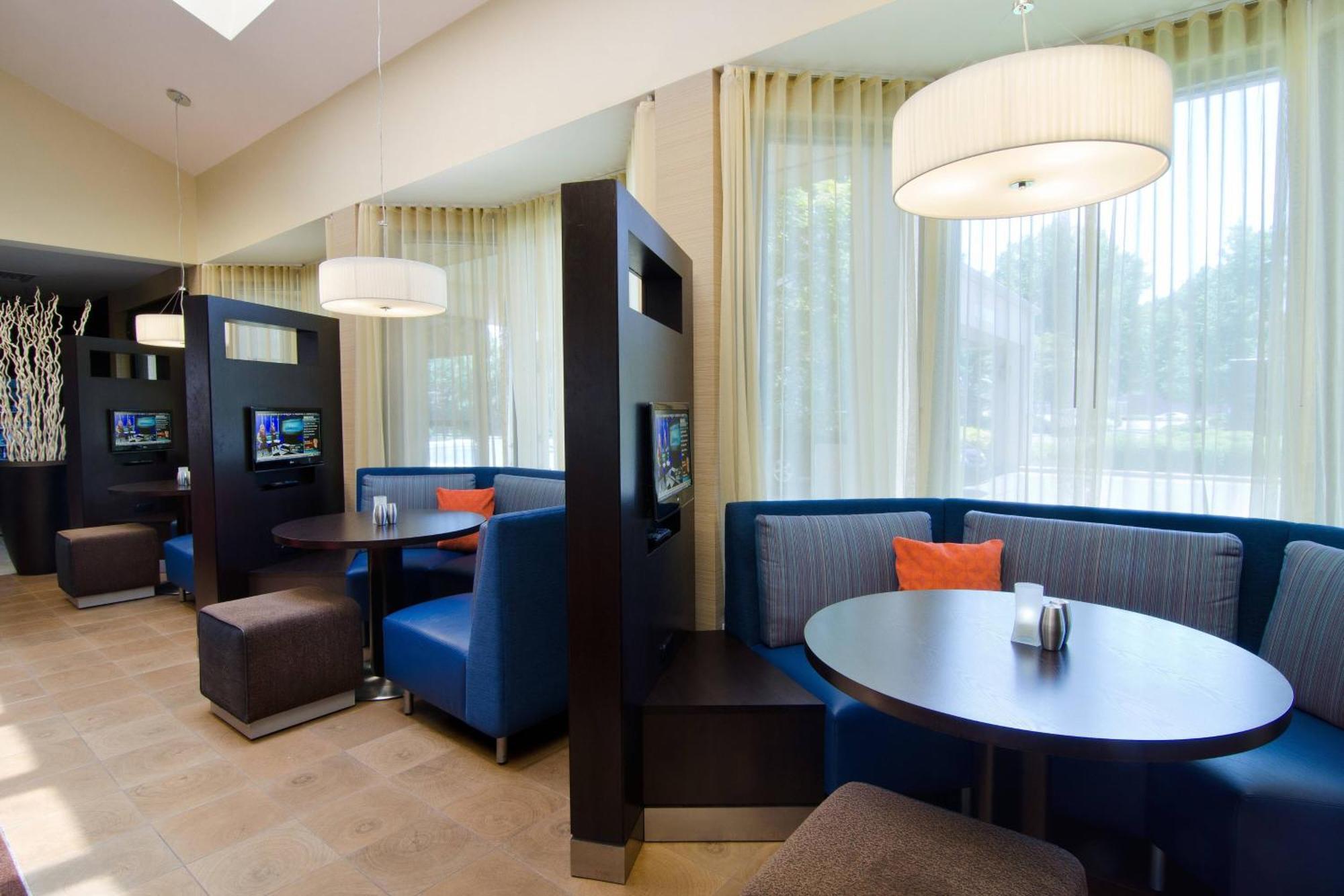 Courtyard By Marriott Huntsville University Drive Bagian luar foto