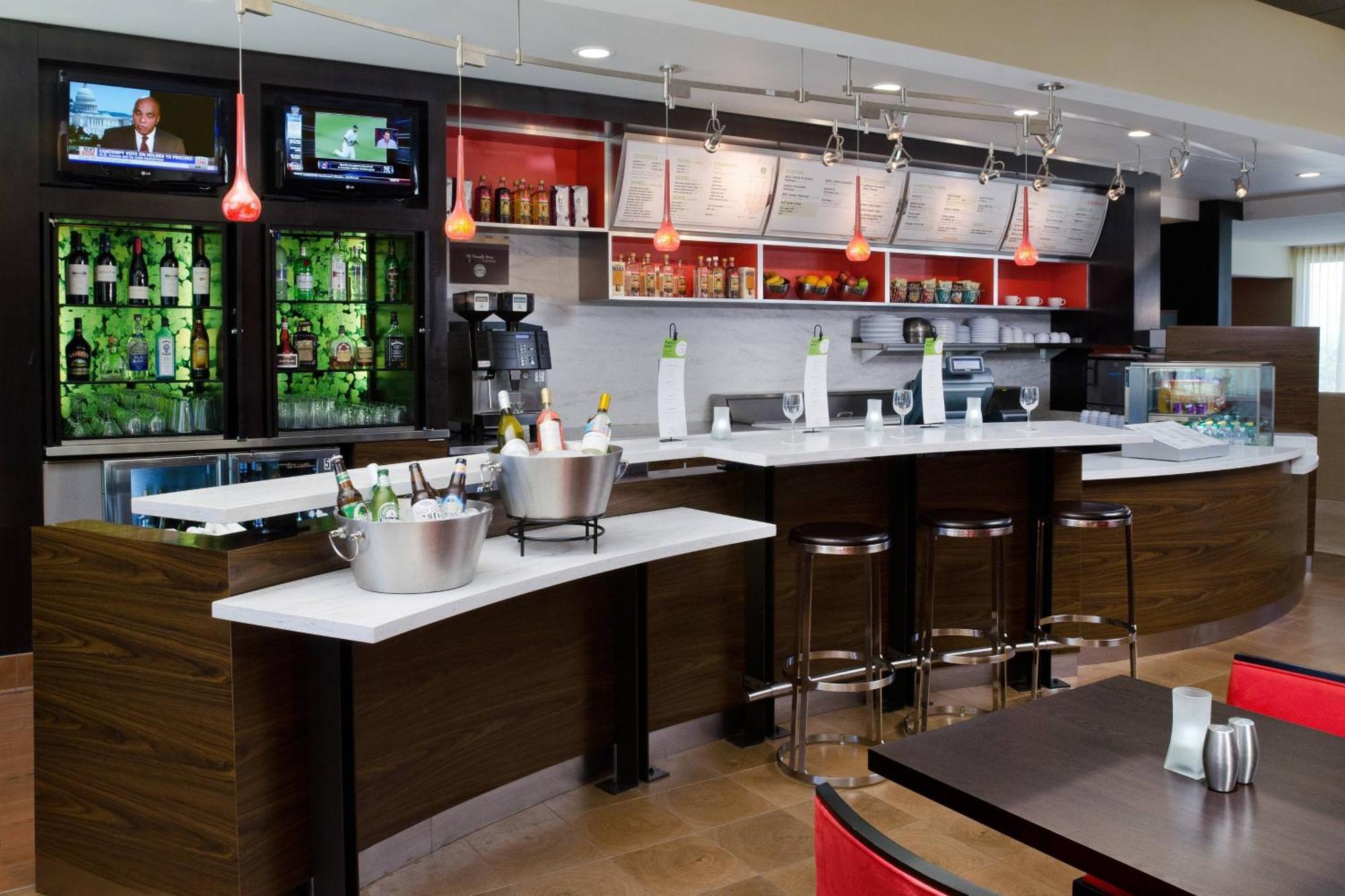 Courtyard By Marriott Huntsville University Drive Bagian luar foto